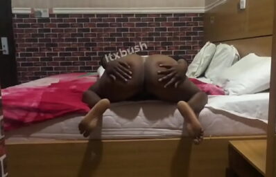 Bater na bunda da estria