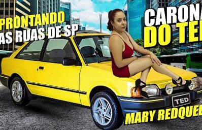 Gostosa dançando pelada