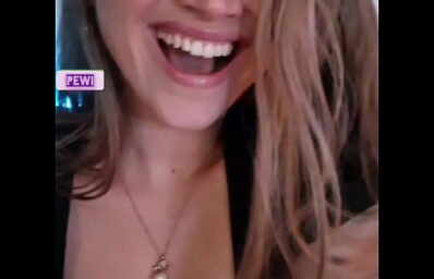 Larissa manoela bunda