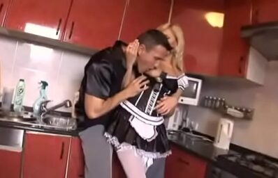 Sexo amador com a empregada