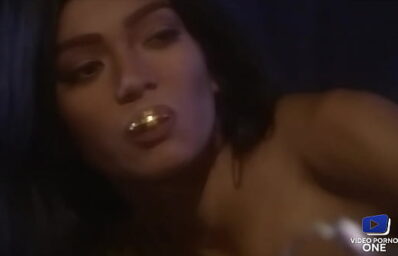 Sexo uma mulher e dois homens
